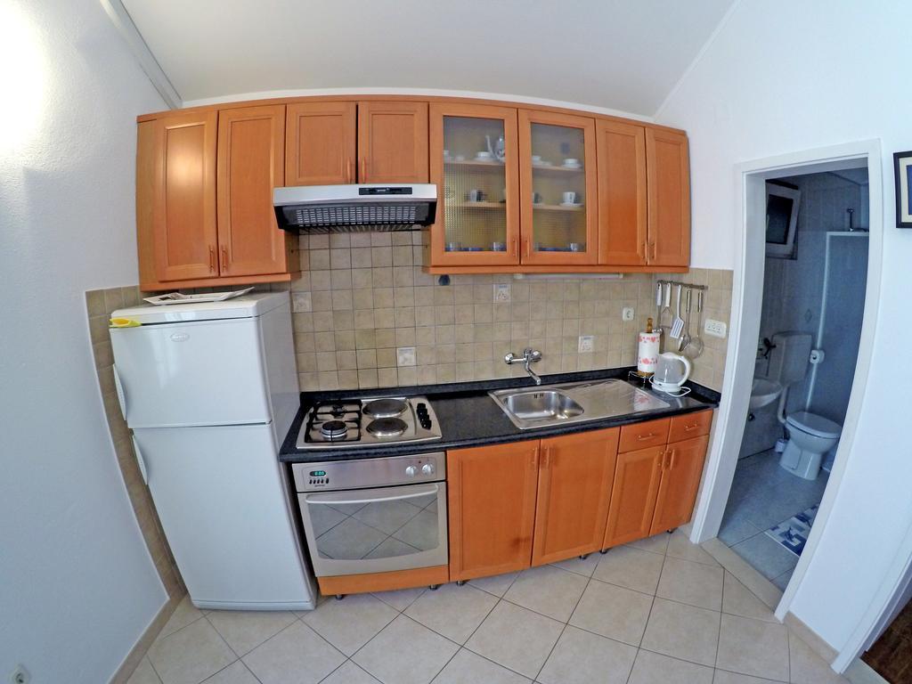 Apartments Ivic Bol Bagian luar foto